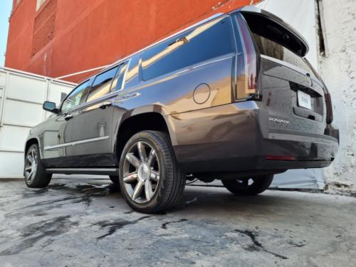 Cadillac Escalade NIII+ Blindajes Alemanes 69,014 kms. $850,000.00