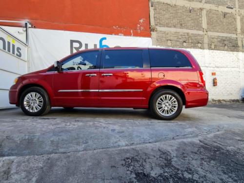 Chrysler Town & Country NIII Global Armour Modelo 2015 25,621 kms. $420,000.00