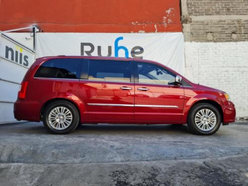 Chrysler Town & Country NIII Global Armour Modelo 2015 25,621 kms. $420,000.00