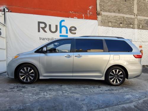 Toyota Sienna NII Parcial Bullet Modelo 2019 37,315 kms. $950,000.00