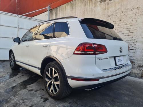 Volkswagen Touareg NIII+ Centur Modelo 2018 117,953 kms. $990,000.00