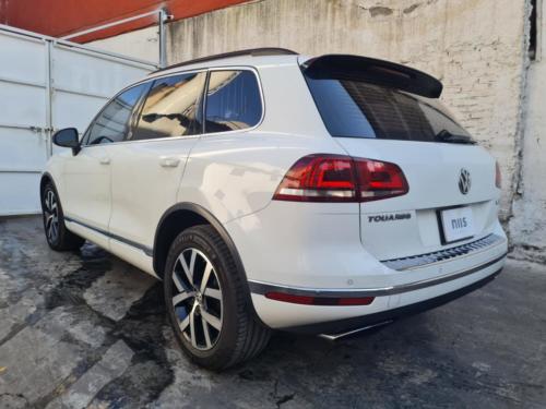 Volkswagen Touareg NIII+ Centur Modelo 2018 117,953 kms. $990,000.00