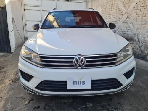 Volkswagen Touareg NIII+ Centur Modelo 2018 117,953 kms. $990,000.00