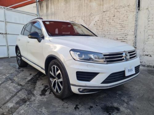 Volkswagen Touareg NIII+ Centur Modelo 2018 117,953 kms. $990,000.00