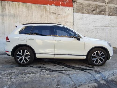 Volkswagen Touareg NIII+ Centur Modelo 2018 117,953 kms. $990,000.00