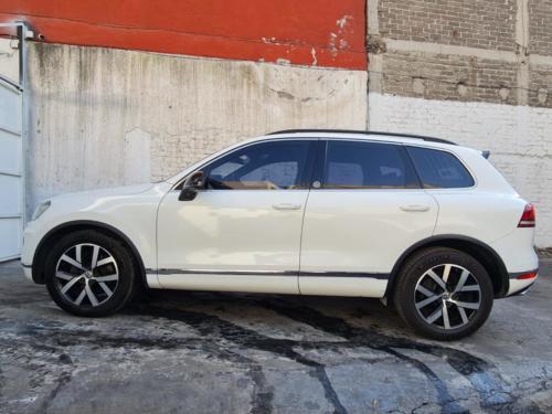 Volkswagen Touareg NIII+ Centur Modelo 2018 117,953 kms. $990,000.00