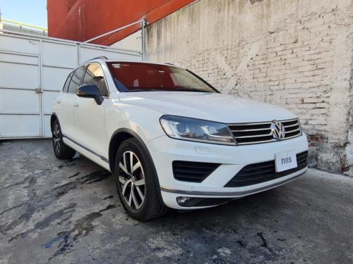 Volkswagen Touareg NIII+ Centur Modelo 2018 117,953 kms. $990,000.00